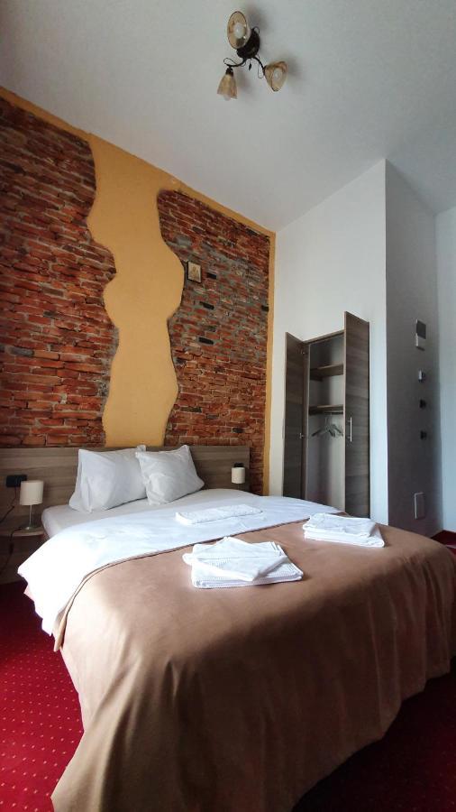 Pensiunea Sada Făgăraş Extérieur photo