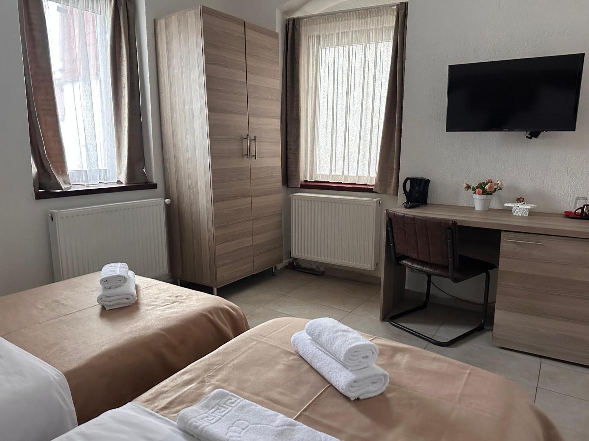 Pensiunea Sada Făgăraş Extérieur photo
