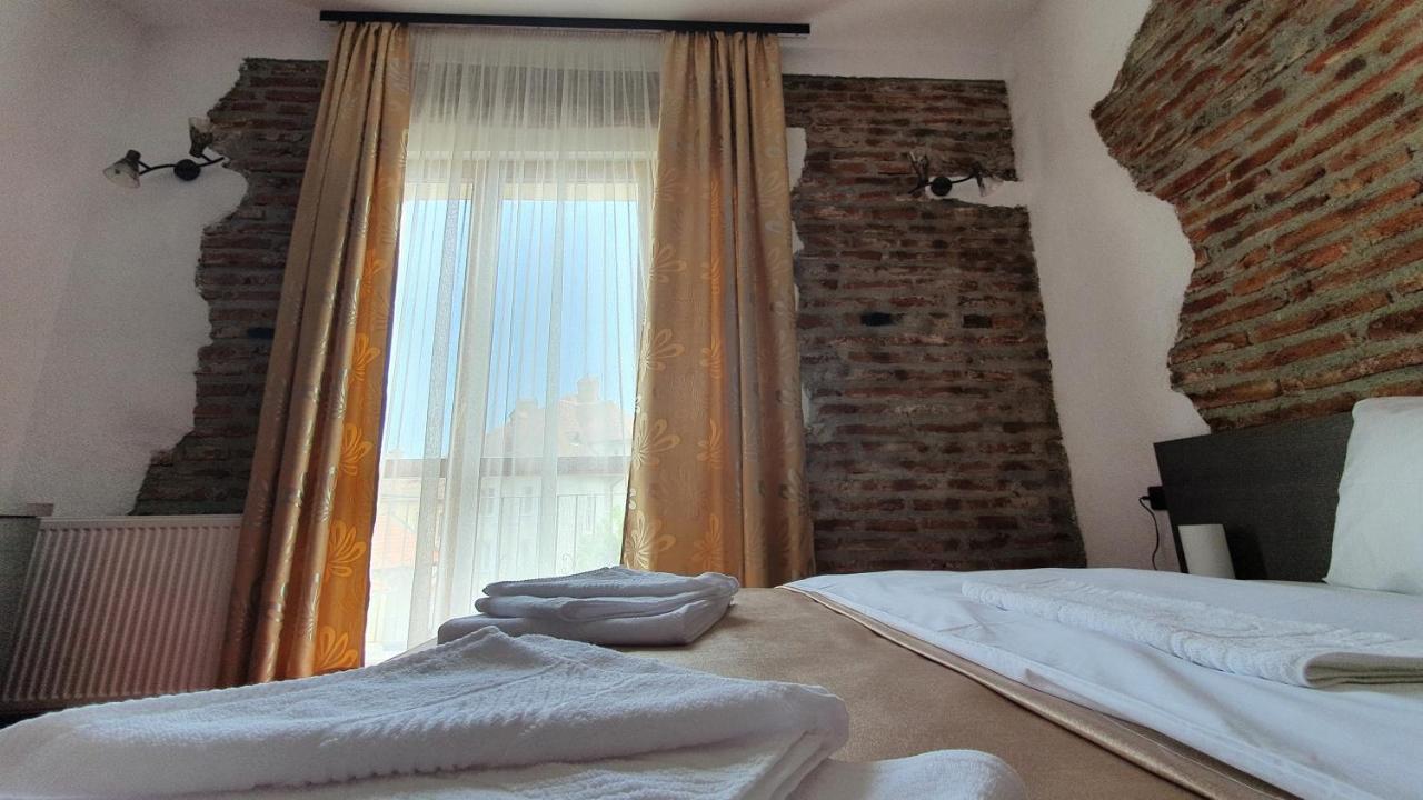 Pensiunea Sada Făgăraş Extérieur photo