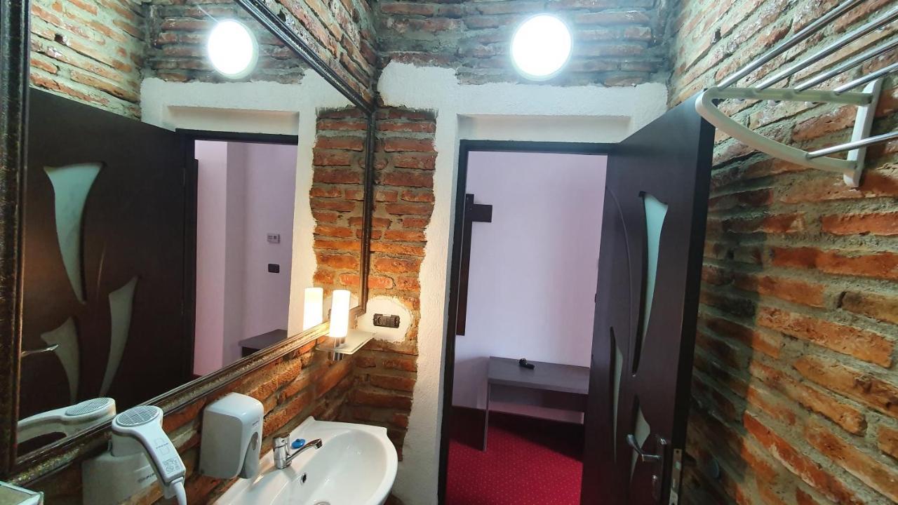 Pensiunea Sada Făgăraş Extérieur photo